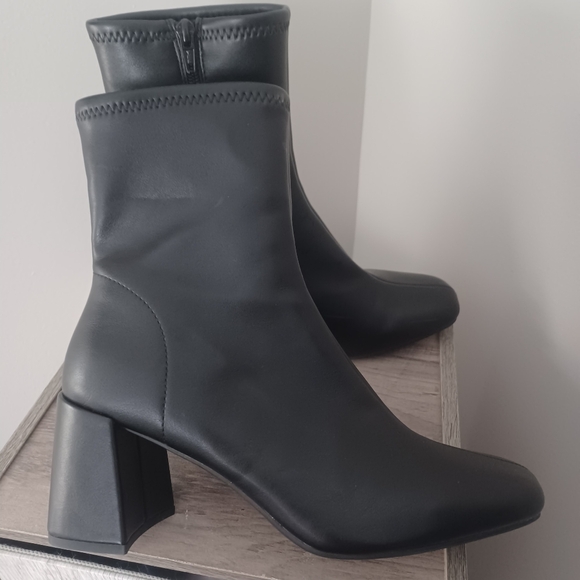 LK NEW a New Day Pippa Side Zip Ankle Stretch Block Heel Booties Sz 8 - Picture 3 of 6